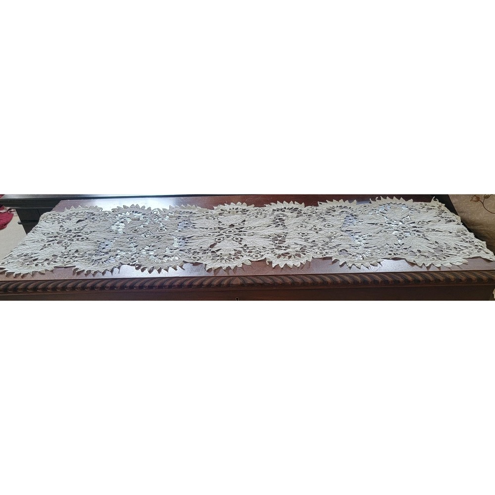 Vintage Handmade Cotton Needle Lace Table Runner - Picture 2 of 16
